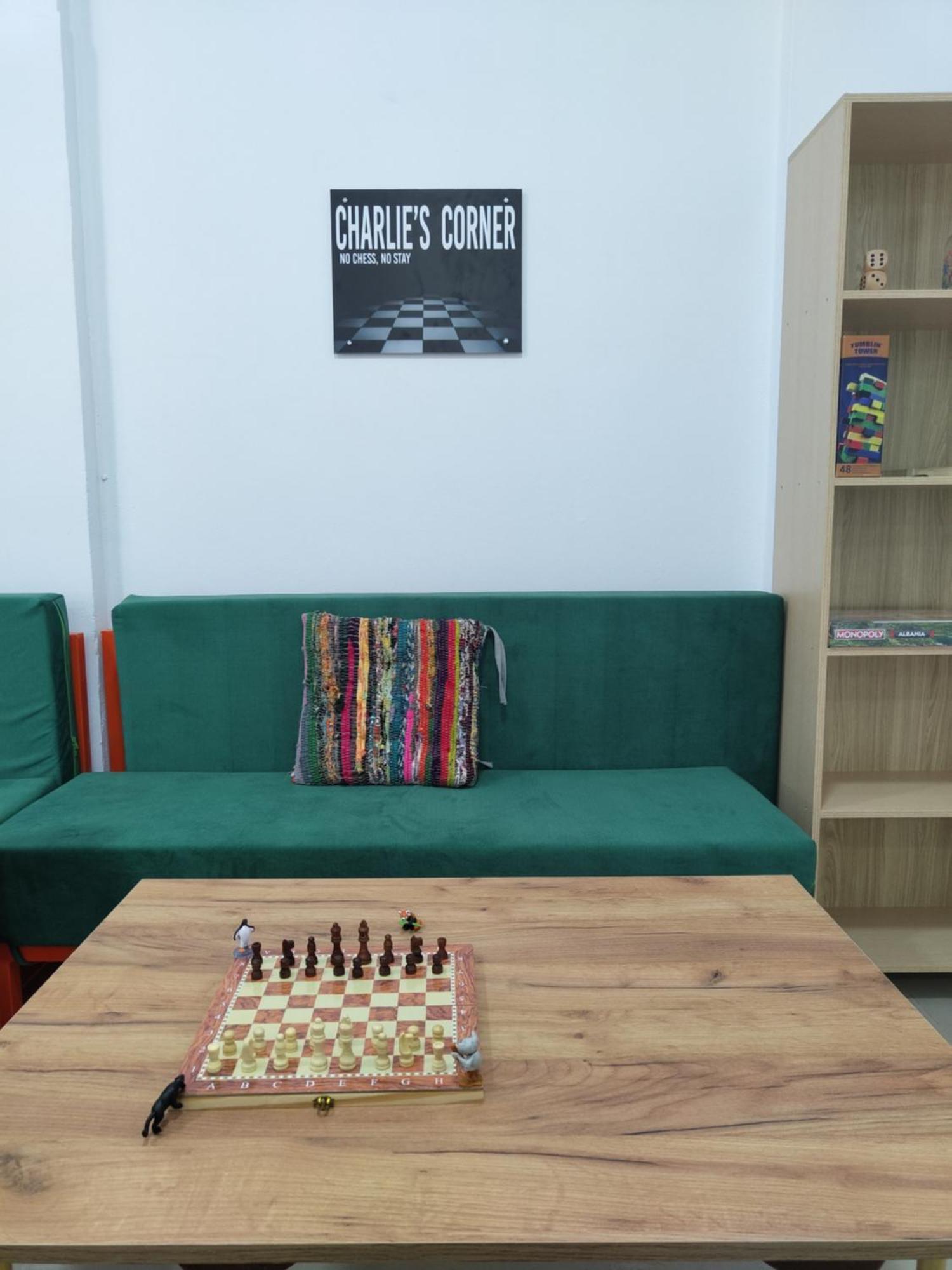 Tias Hostel Shkodër Екстериор снимка