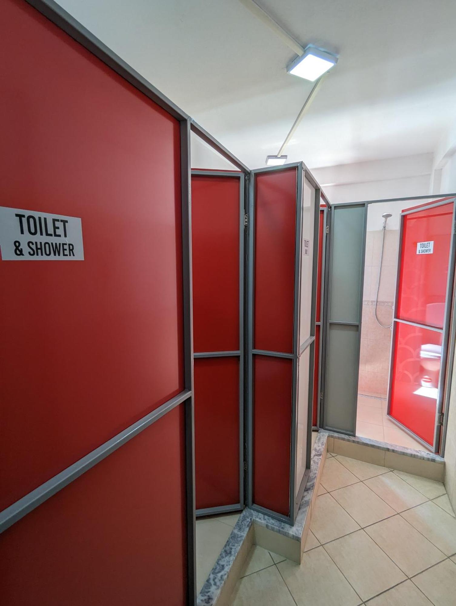 Tias Hostel Shkodër Екстериор снимка