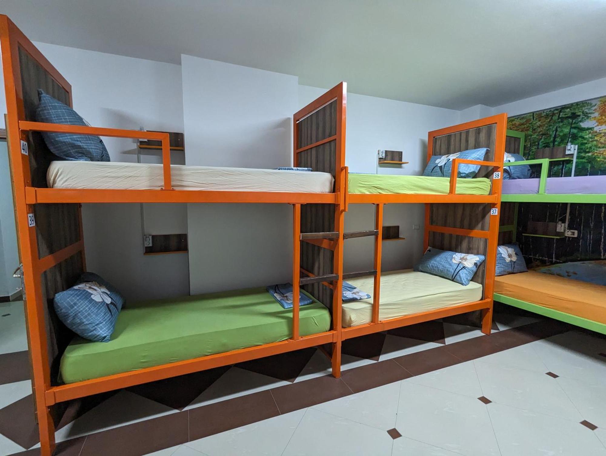 Tias Hostel Shkodër Екстериор снимка