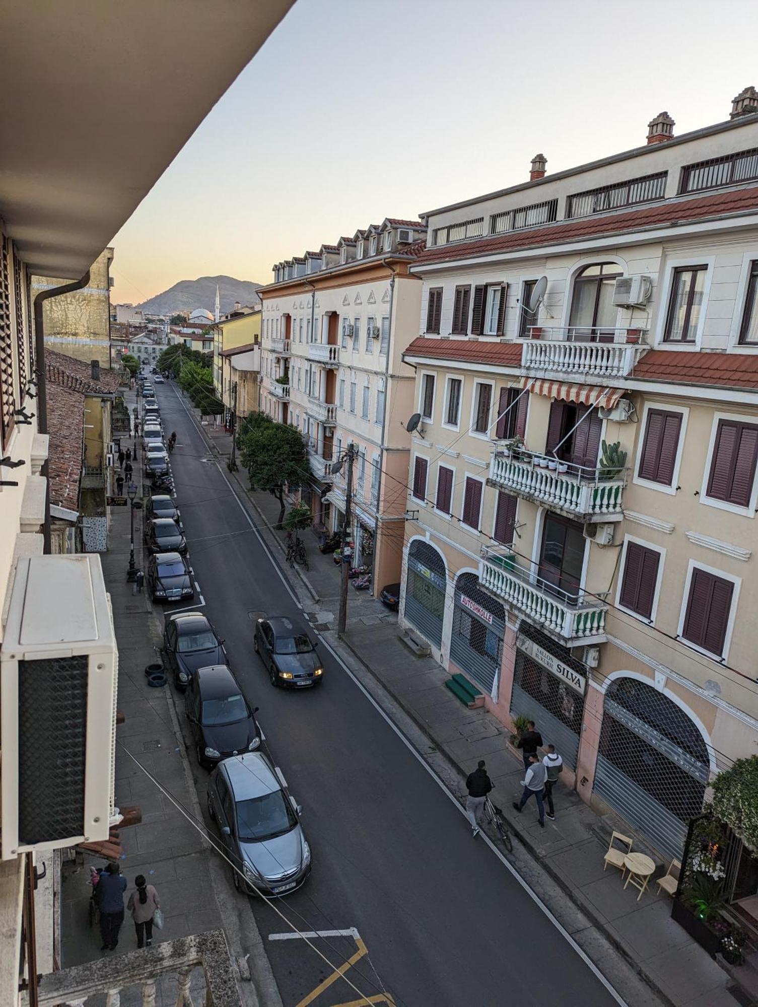 Tias Hostel Shkodër Екстериор снимка