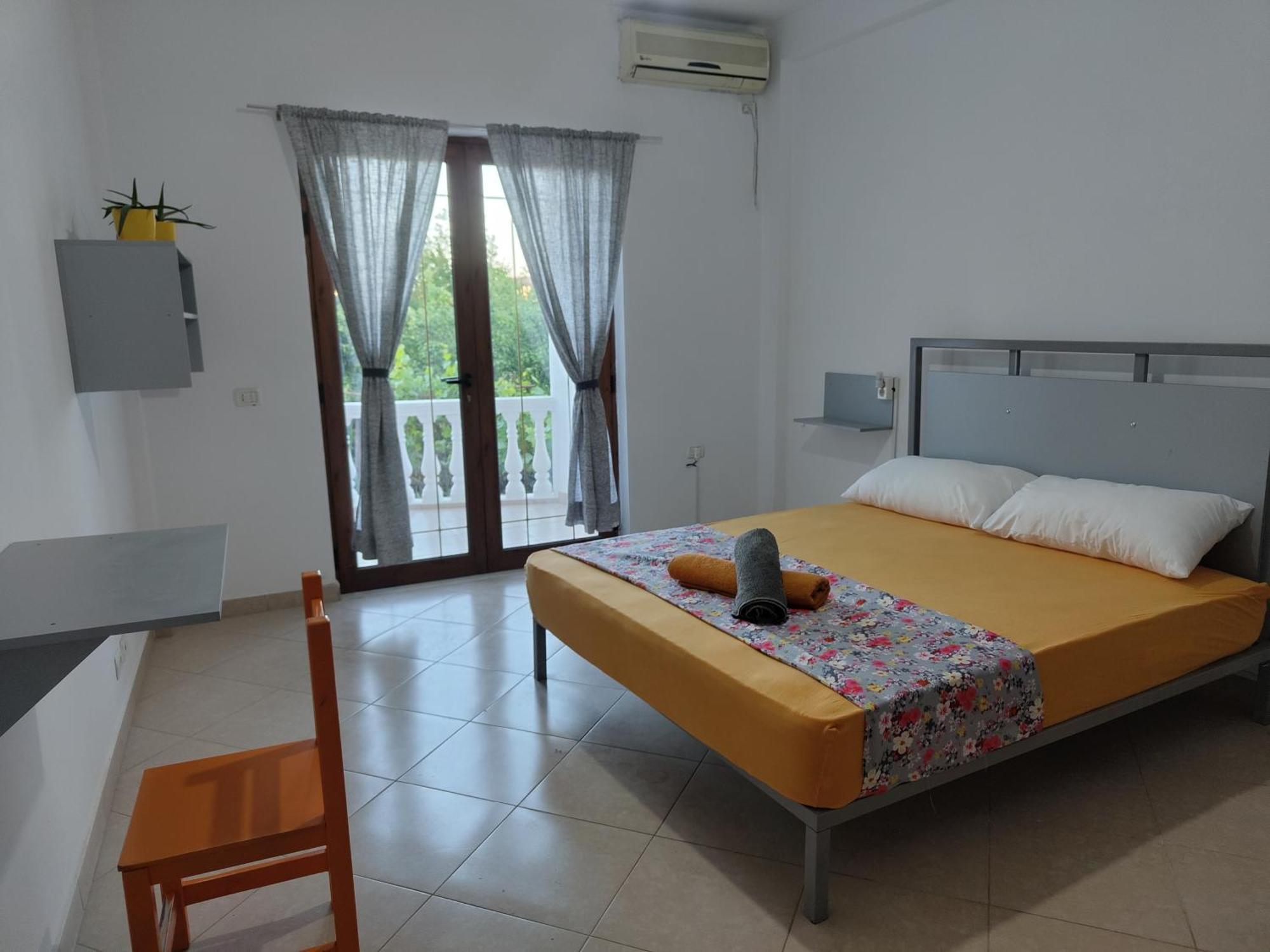 Tias Hostel Shkodër Екстериор снимка