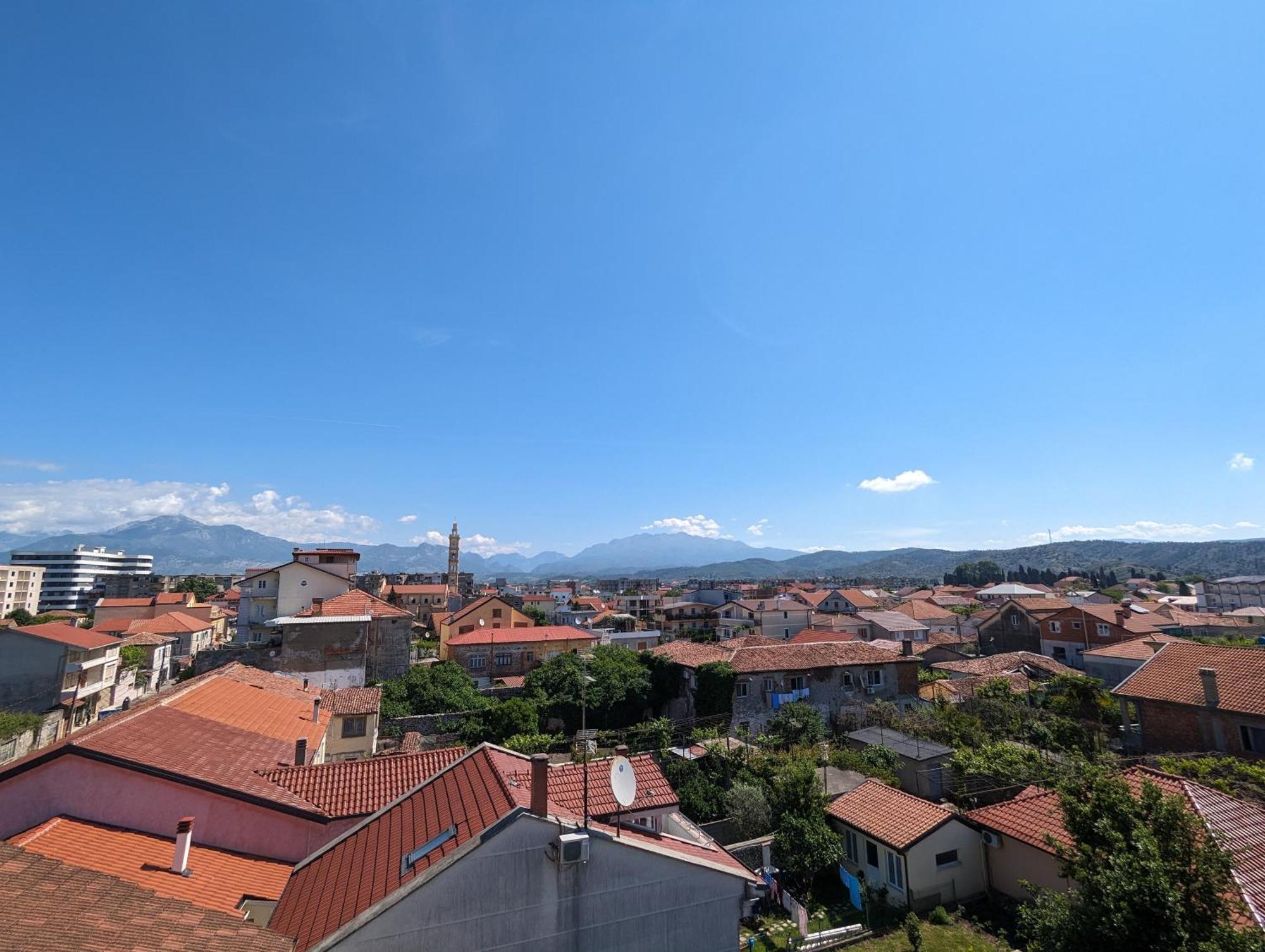 Tias Hostel Shkodër Екстериор снимка