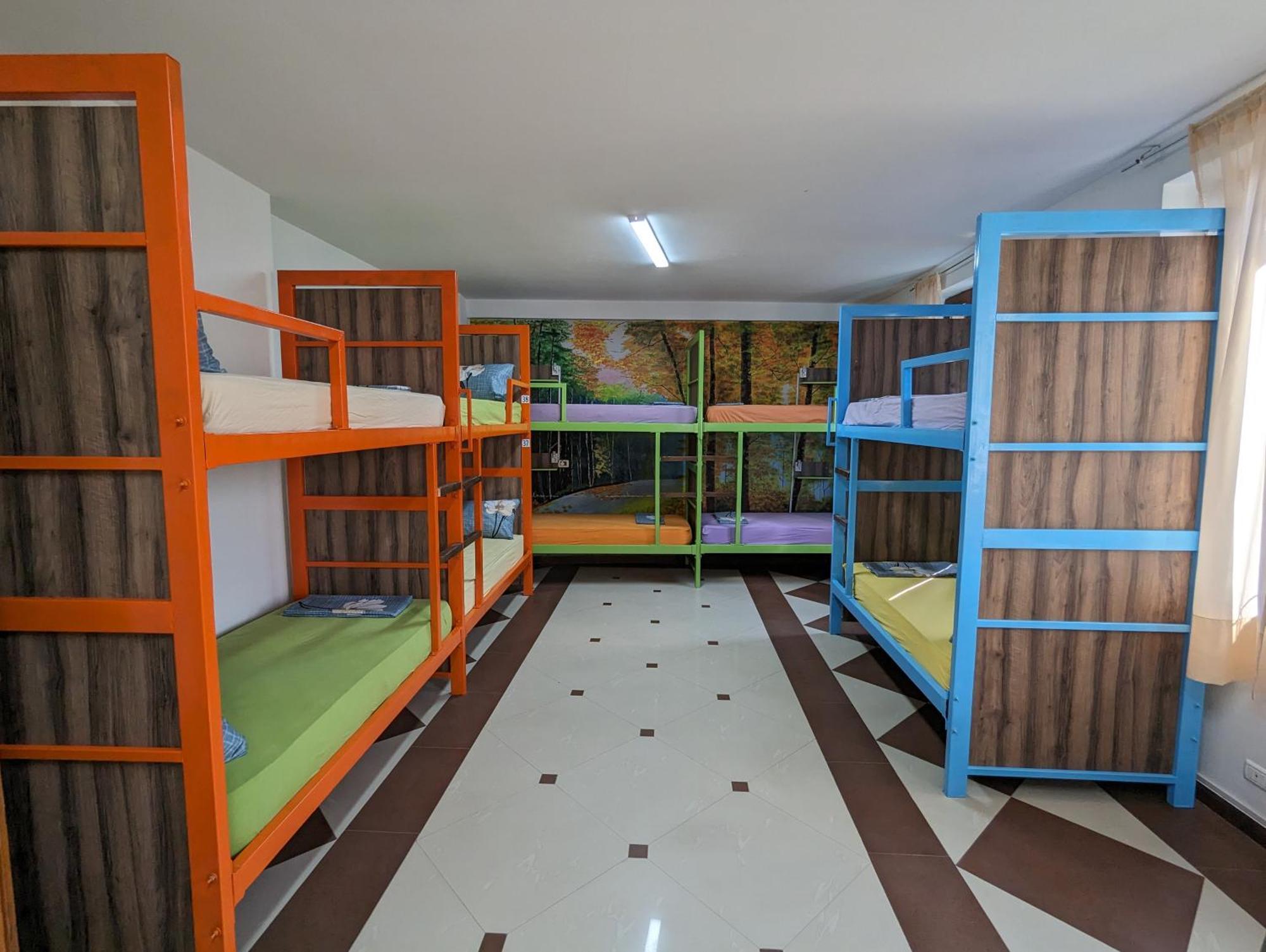 Tias Hostel Shkodër Екстериор снимка