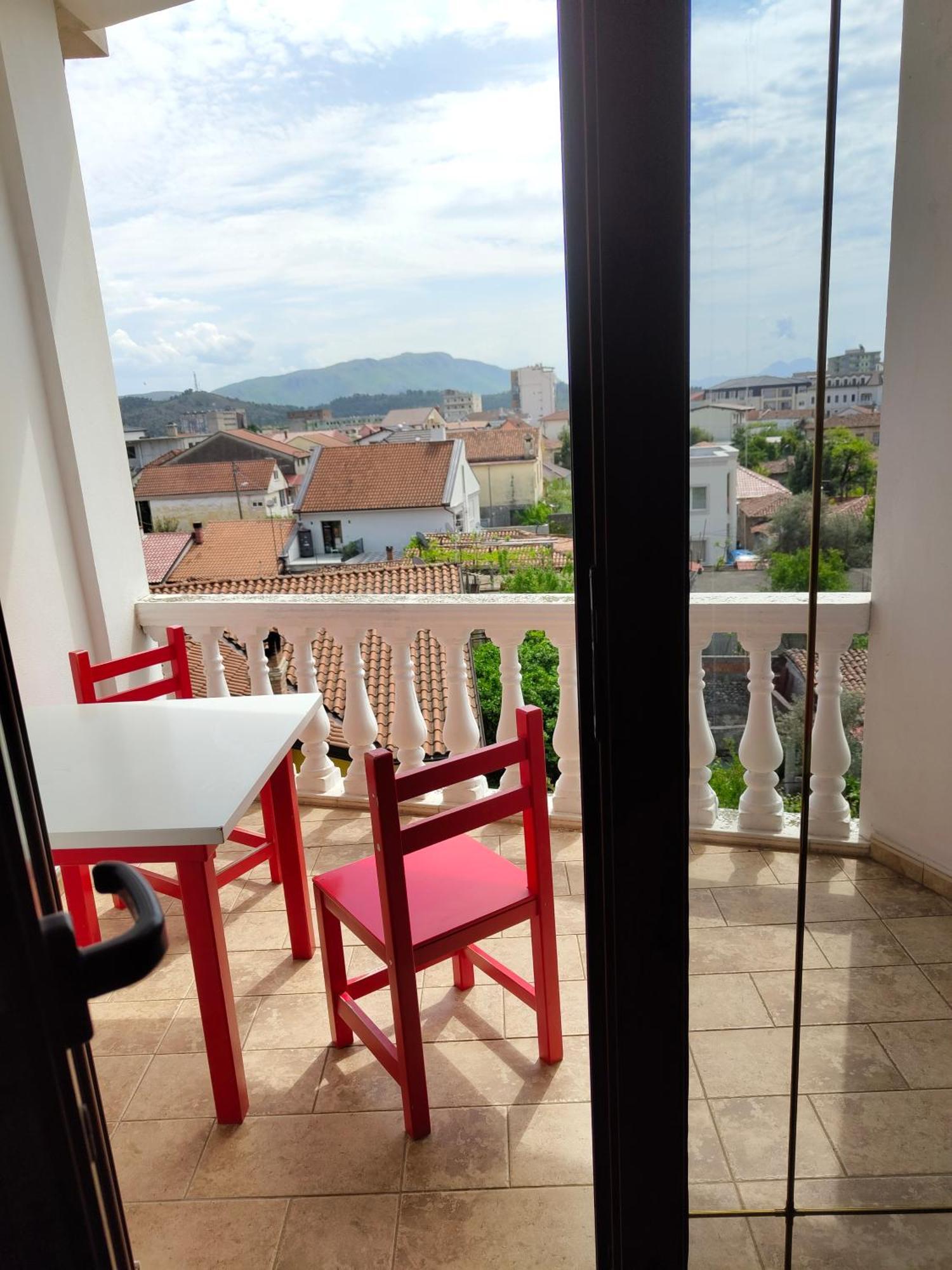 Tias Hostel Shkodër Екстериор снимка